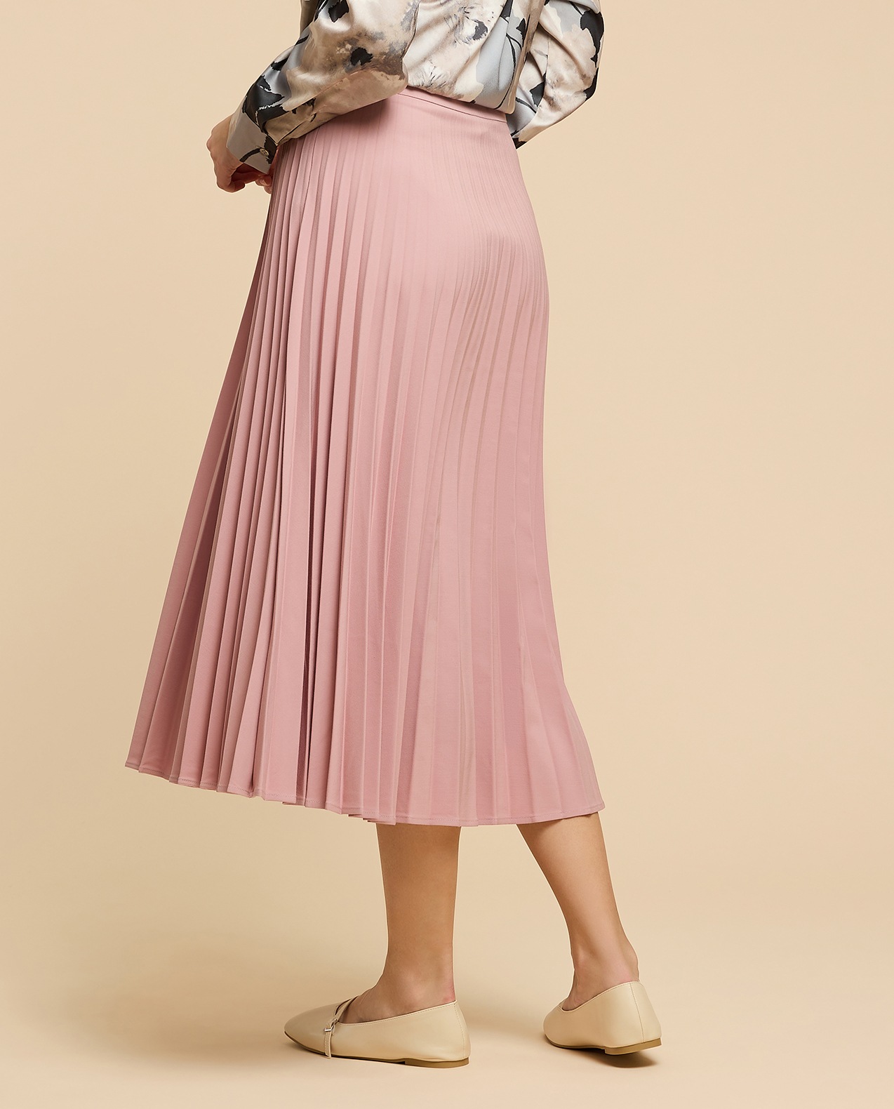 Pleated Midi Skirt with Elastic Waist
