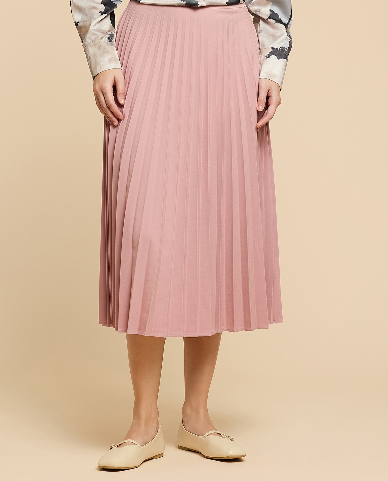 Pleated Midi Skirt with Elastic Waist