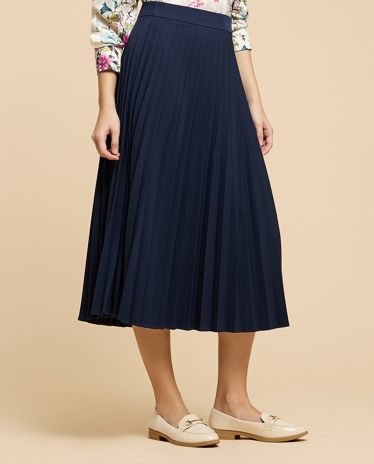Pleated Midi Skirt with Elastic Waist