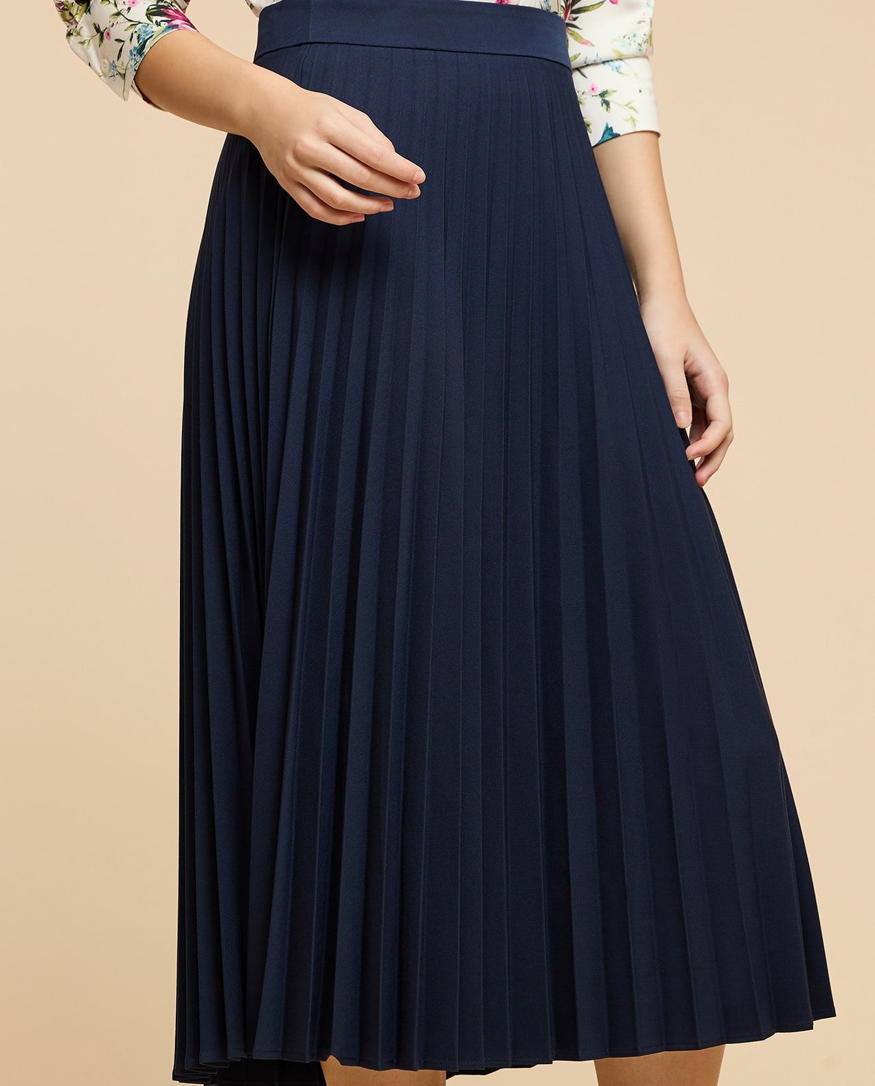 Pleated Midi Skirt with Elastic Waist