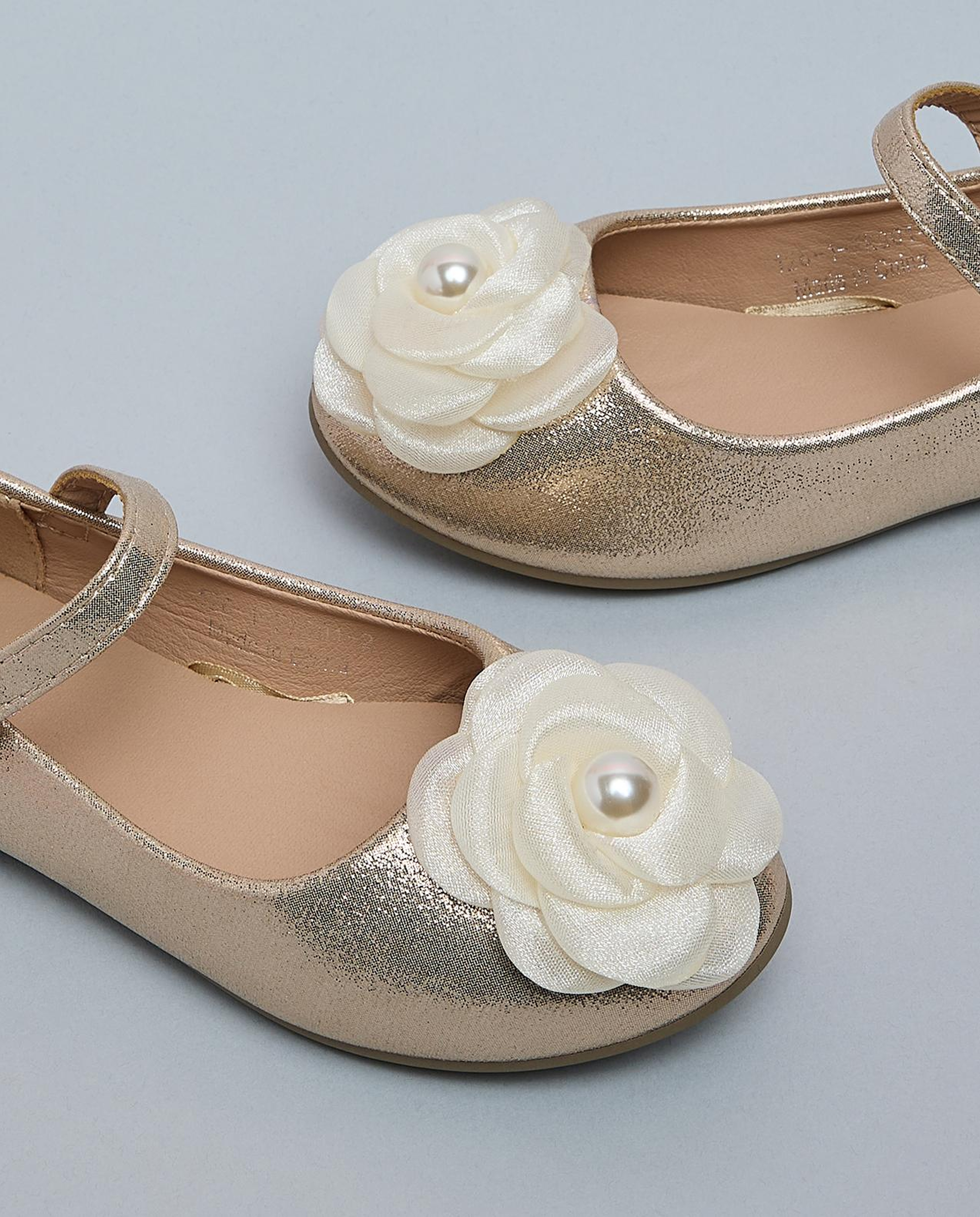 Rose Appliqued Mary Jane Shoes